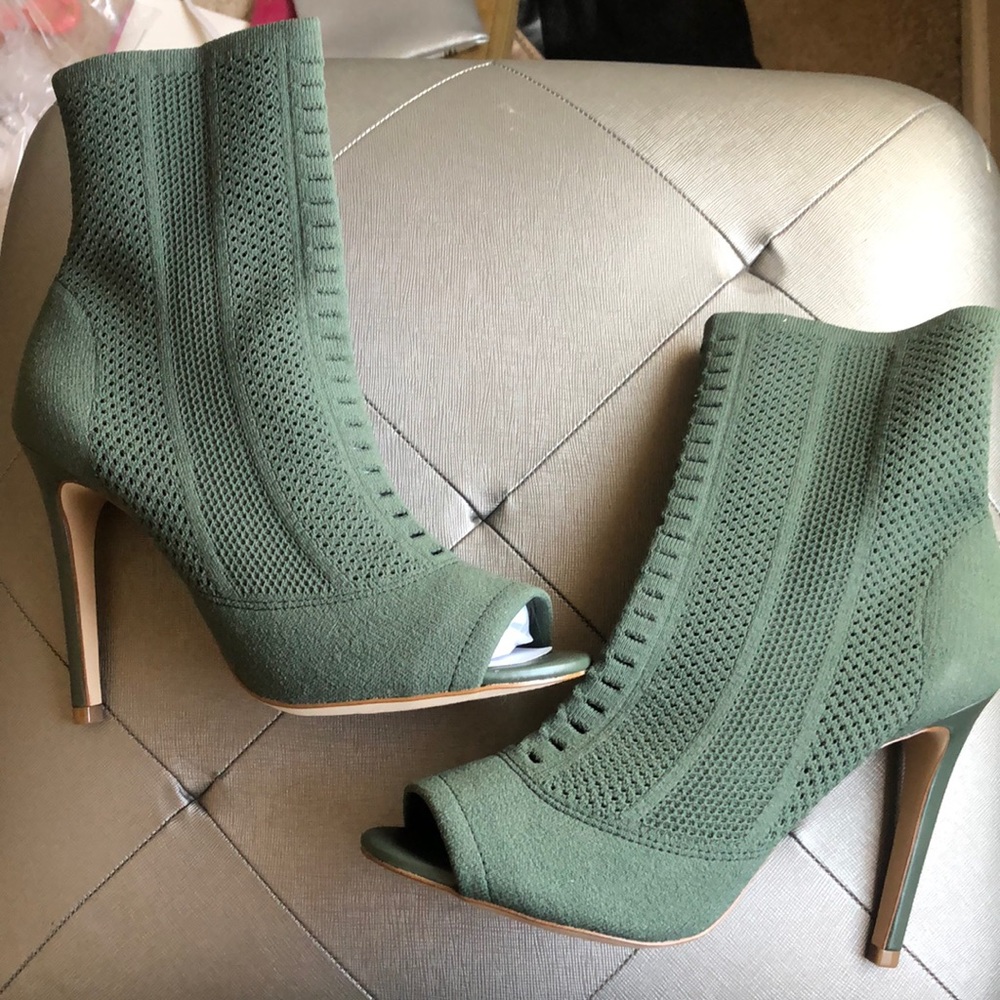 Aldo, open toe, olive green booties
